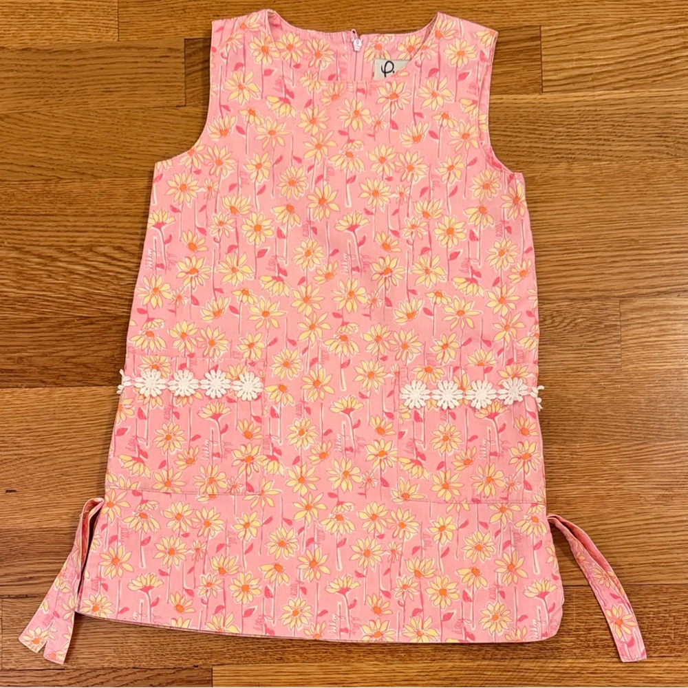 Lilly Pulitzer Size 4 Girls Pink Daisy Print Sleeveless Dress with Floral Trim